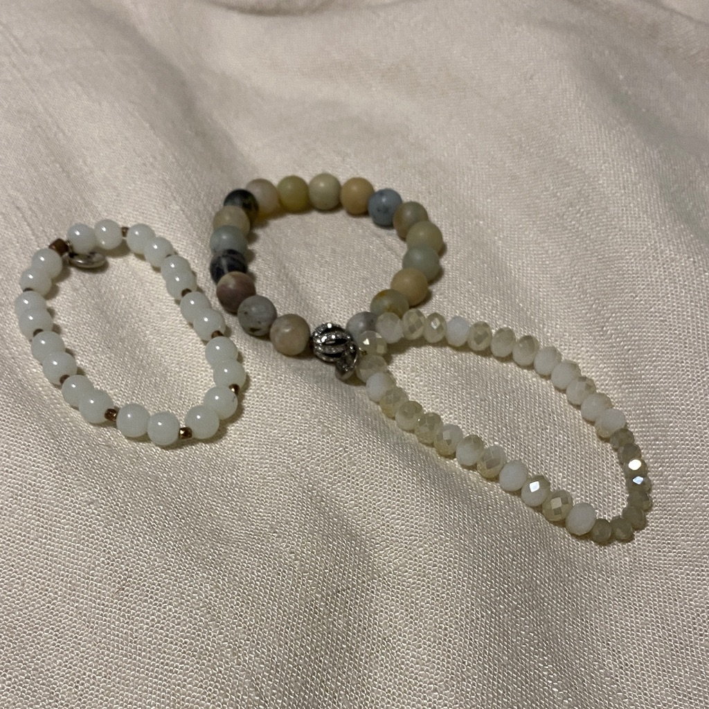 Erimish Cream And Tan Beaded Bracelet Trio 12$